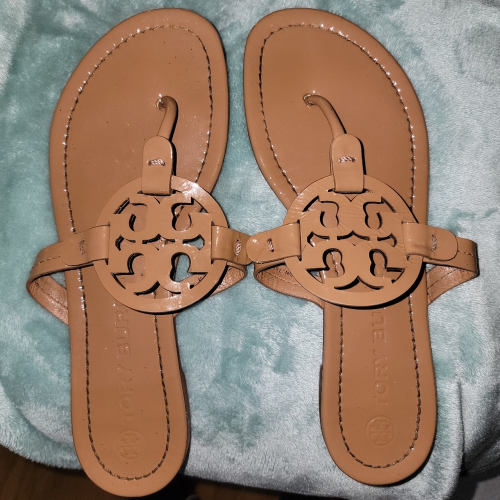 Mocha Tory Burch sandal
